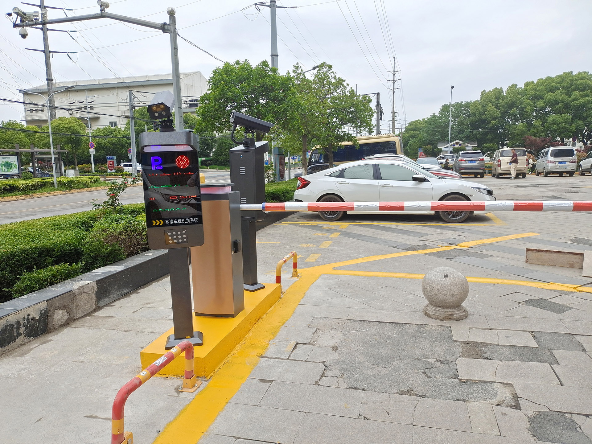 車牌識別停車場系統設備安裝施工細節詳解