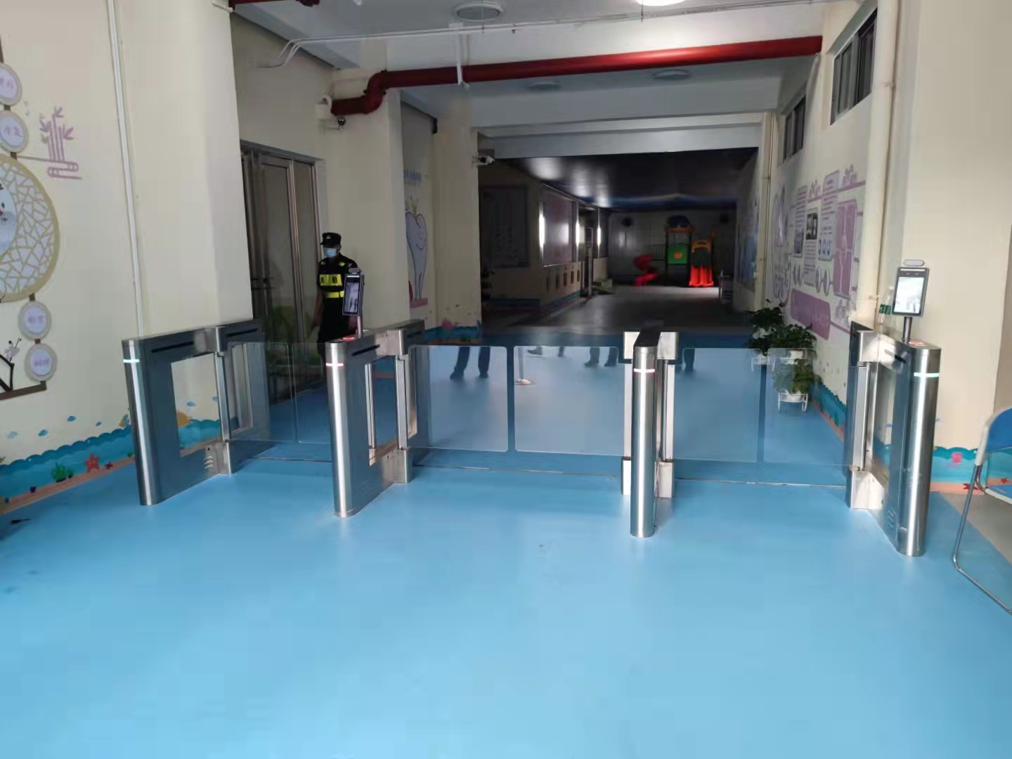 人臉識別通道閘有哪些特點