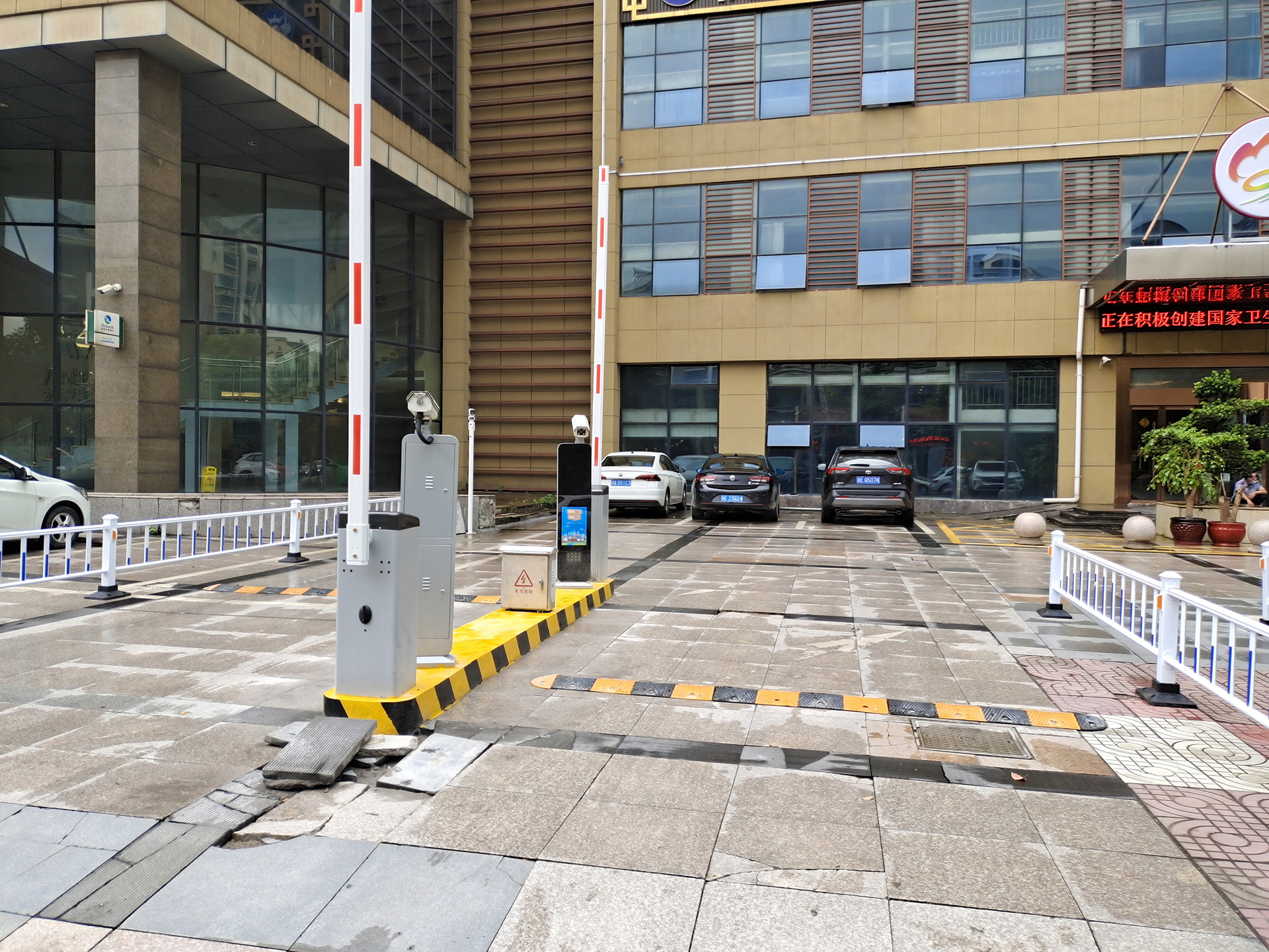 安裝停車場系統(tǒng)時應(yīng)該注意的事項有哪些？（下）